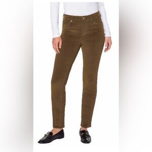 🌸. Well Worn Women's Tan Skinny Pants